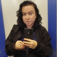 Юлиана, 44