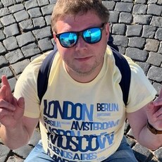 Владимир, 44