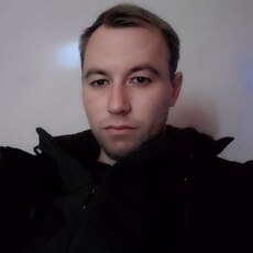 Валя, 33