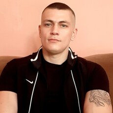 Юра, 27