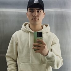 Денис, 22