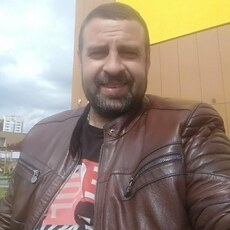 Владимир, 44