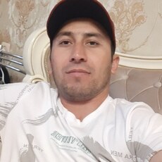 Виталя, 32
