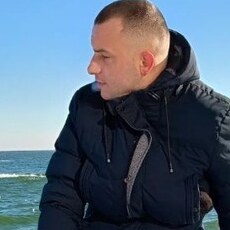 Паша, 32