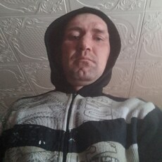 Виталя, 33