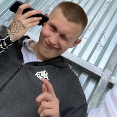 Давид, 19
