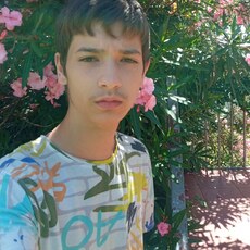 Виталий, 19