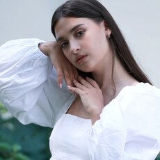 Лариса, 22