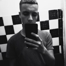 Женя, 20