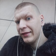 Михаил, 27