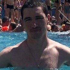 Максим, 32