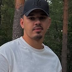 Тим, 28