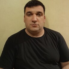 Макс, 33