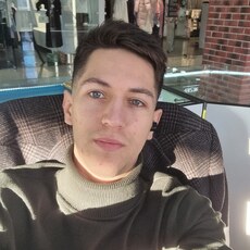 Максим, 22