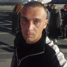 Аркадий, 33