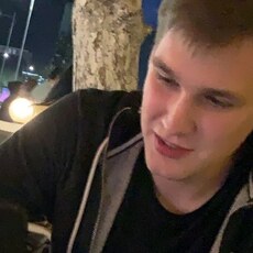 Веня, 26
