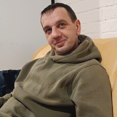 Слава, 40
