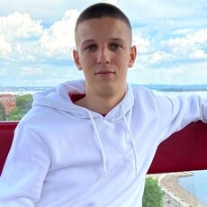 Юра, 26