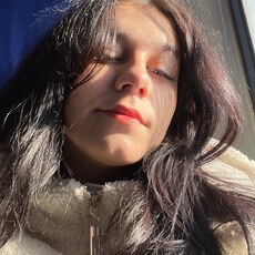 Мила, 19