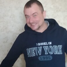 Валентин, 32