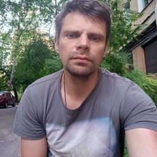 Толя, 39