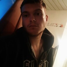 Марк, 28