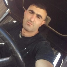 Толя, 31