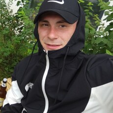 Яша, 26