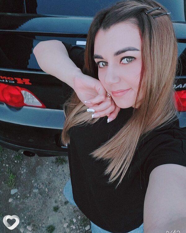 Оля