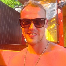 Паша, 32