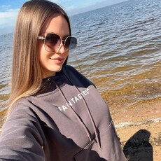 Зина, 32