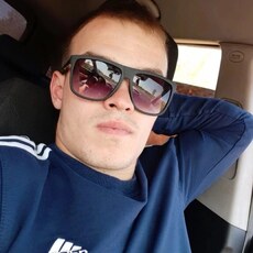 Андрей, 25