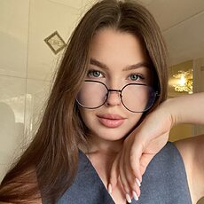 Лариса, 21