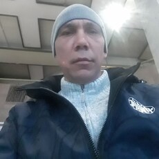 Роман, 43