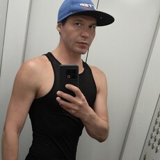Тёма, 34