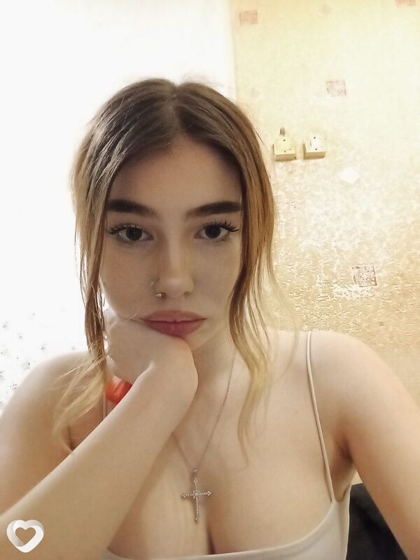 Оля
