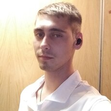 Эдуард, 26