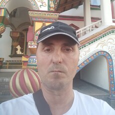 Виктор, 47