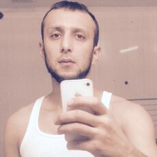 Роман, 35