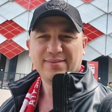Валентин, 39
