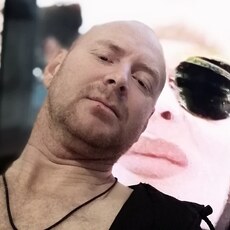 Антон, 25