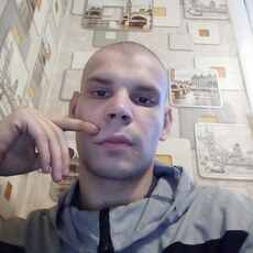 Михаил, 23