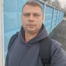 Валентин, 33