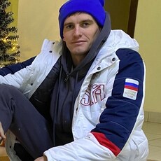 Назар, 33