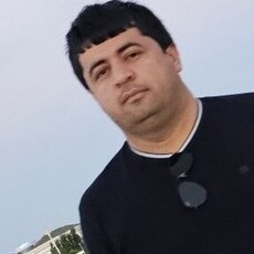 Виктор, 32