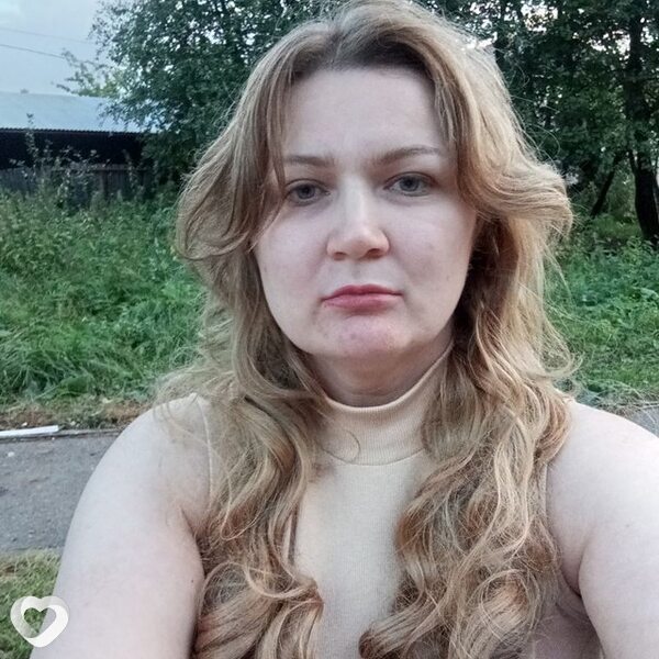 Оля