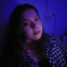 Нина, 19