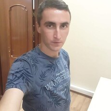 Гриша, 36