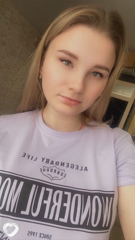 Оля