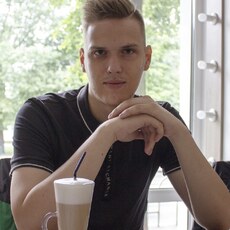 Гриша, 27